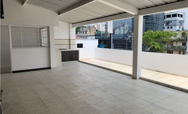 VENDO VITRINA COMERCIAL SÚPER UBICADA EN BUCARAMANGA