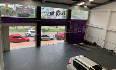 VENDO VITRINA COMERCIAL SÚPER UBICADA EN BUCARAMANGA