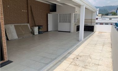 VENDO VITRINA COMERCIAL SÚPER UBICADA EN BUCARAMANGA
