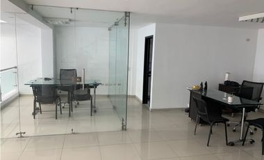 VENDO VITRINA COMERCIAL SÚPER UBICADA EN BUCARAMANGA