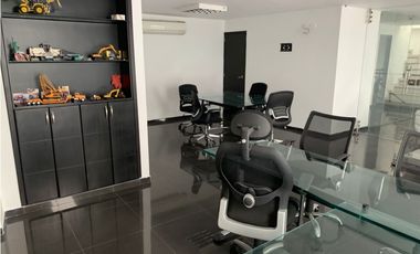 VENDO VITRINA COMERCIAL SÚPER UBICADA EN BUCARAMANGA