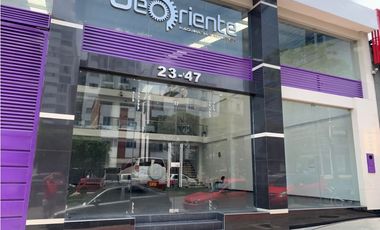 VENDO VITRINA COMERCIAL SÚPER UBICADA EN BUCARAMANGA