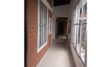 VENDO CASA  CAMPESTRE  CERCA A LA CIUDAD
