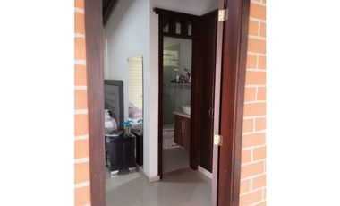 VENDO CASA  CAMPESTRE  CERCA A LA CIUDAD