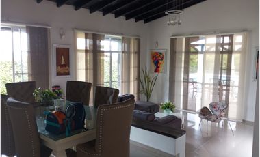 VENDO CASA  CAMPESTRE  CERCA A LA CIUDAD
