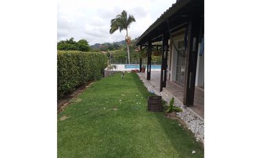 VENDO CASA  CAMPESTRE  CERCA A LA CIUDAD