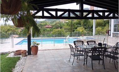 VENDO CASA  CAMPESTRE  CERCA A LA CIUDAD