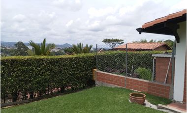 VENDO CASA  CAMPESTRE  CERCA A LA CIUDAD