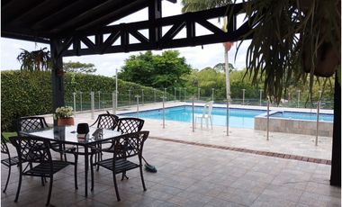 VENDO CASA  CAMPESTRE  CERCA A LA CIUDAD