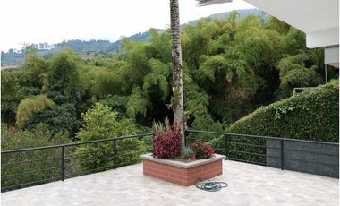 VENDO CASA  CAMPESTRE  CERCA A LA CIUDAD