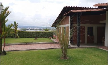 VENDO CASA  CAMPESTRE  CERCA A LA CIUDAD