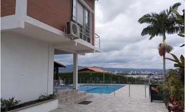 VENDO CASA  CAMPESTRE  CERCA A LA CIUDAD