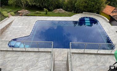 vendo hermosa casa finca campestre Marinilla Vía al Peñol  Antioquia.