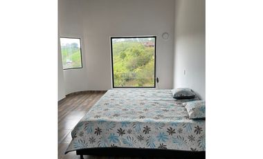vendo hermosa casa finca campestre Marinilla Vía al Peñol  Antioquia.