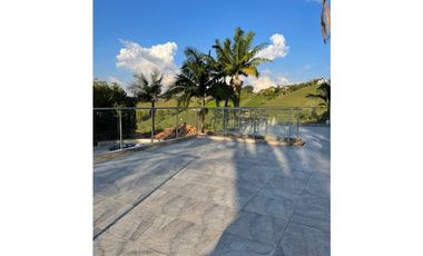 vendo hermosa casa finca campestre Marinilla Vía al Peñol  Antioquia.