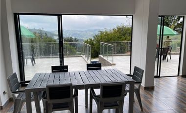 vendo hermosa casa finca campestre Marinilla Vía al Peñol  Antioquia.