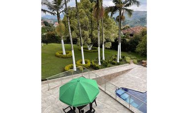 vendo hermosa casa finca campestre Marinilla Vía al Peñol  Antioquia.