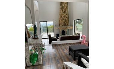 vendo hermosa casa finca campestre Marinilla Vía al Peñol  Antioquia.