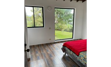 vendo hermosa casa finca campestre Marinilla Vía al Peñol  Antioquia.
