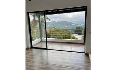 vendo hermosa casa finca campestre Marinilla Vía al Peñol  Antioquia.