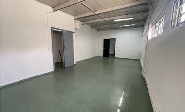 Bodega Industrial Sabaneta Ancon Sur. Para inversión está alquilada