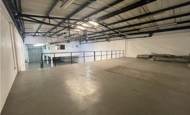 Bodega Industrial Sabaneta Ancon Sur. Para inversión está alquilada