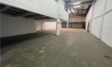 Bodega Industrial Sabaneta Ancon Sur. Para inversión está alquilada
