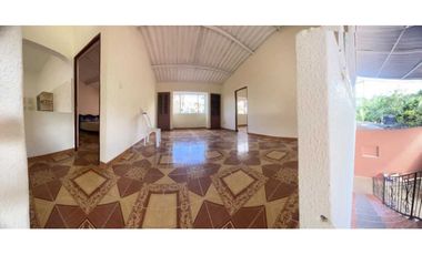 Casa Con 3 Apartamentos En Mesitas El Triunfo