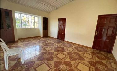 Casa Con 3 Apartamentos En Mesitas El Triunfo