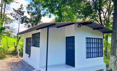 Maat vende Casa Campestre, La Magdalena-Villeta 3.904m2 $370Millones