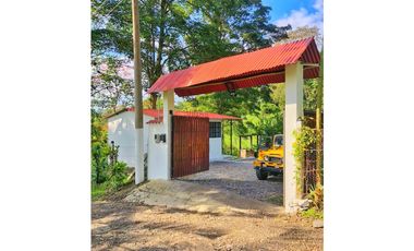 Maat vende Casa Campestre, La Magdalena-Villeta 3.904m2 $370Millones
