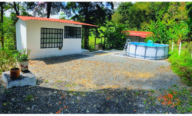 Maat vende Casa Campestre, La Magdalena-Villeta 3.904m2 $370Millones