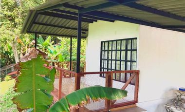 Maat vende Casa Campestre, La Magdalena-Villeta 3.904m2 $370Millones