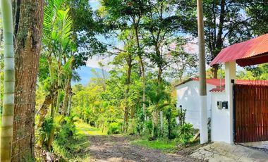 Maat vende Casa Campestre, La Magdalena-Villeta 3.904m2 $370Millones