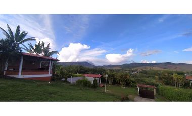 Pavas La Cumbre Valle Colombia - Hermosa finca con piscina en venta