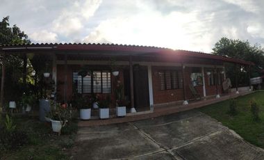 Pavas La Cumbre Valle Colombia - Hermosa finca con piscina en venta