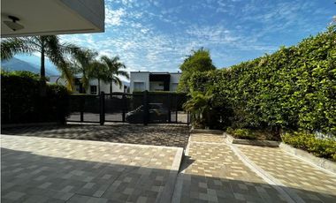 ESPECTACULAR CASA DE VERANO EN SAN JERÓNIMO
