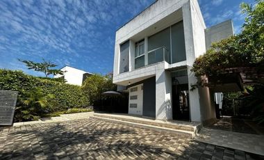 ESPECTACULAR CASA DE VERANO EN SAN JERÓNIMO