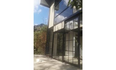 CASA INDEPENDIENTE EN VENTA LLANOGRANDE