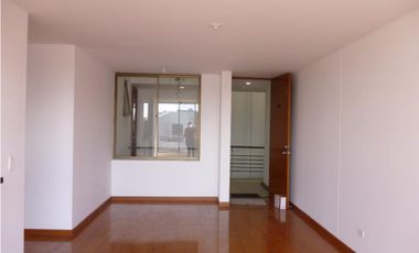 Venta de luminoso apartamento en Cedro Narváez, Bogotá