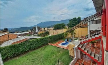 Maat vende Casa Murillo Toro-Villeta 600m2 $1.100Millones