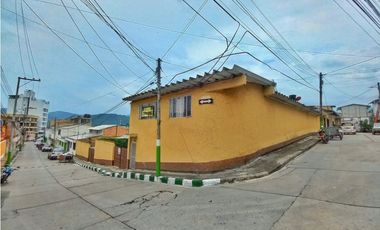 Maat vende Casa Murillo Toro-Villeta 600m2 $1.100Millones