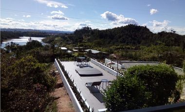 Venta de Finca en Guatapé / se alquila actualmente por AIRBNB