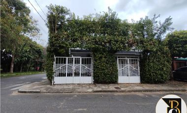 SE VENDE CASA EN EL BARRIO SAN JORGE CRA 6 CON 46B