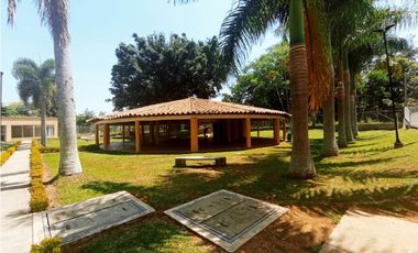 SE ALQUILA HERMOSO APARTAMENTO EN EL CR SAN MARINO