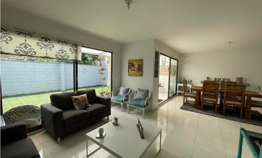 Casa en el Poblado con terraza y patio muy amplio excelentes espacios