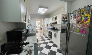 Casa en el Poblado con terraza y patio muy amplio excelentes espacios