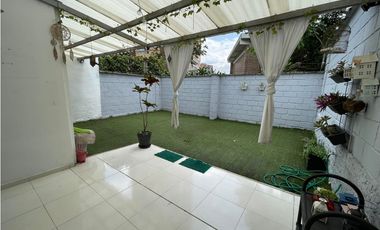 Casa en el Poblado con terraza y patio muy amplio excelentes espacios