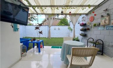 Casa en el Poblado con terraza y patio muy amplio excelentes espacios