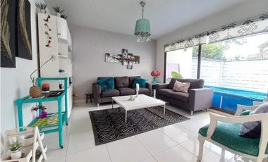 Casa en el Poblado con terraza y patio muy amplio excelentes espacios